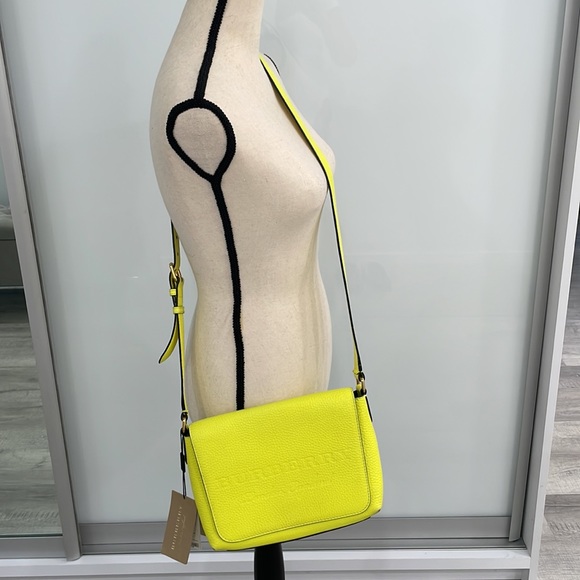 Women's Small Burberry Crossbody Bag In Neon Yellow Grained Calfskin - Picture 11 of 14